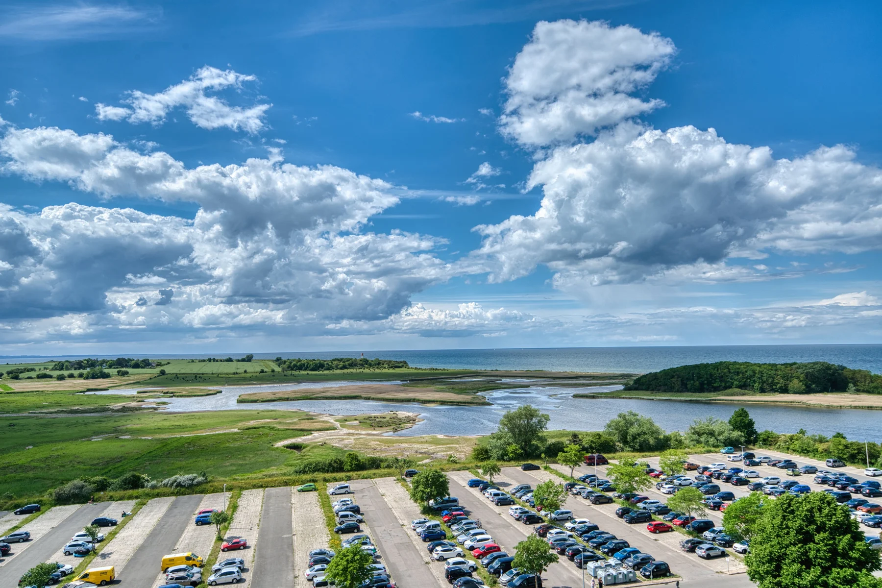 Der tatsächliche Blick von der Wohnung über die Küstenlandschaft auf die Ostsee